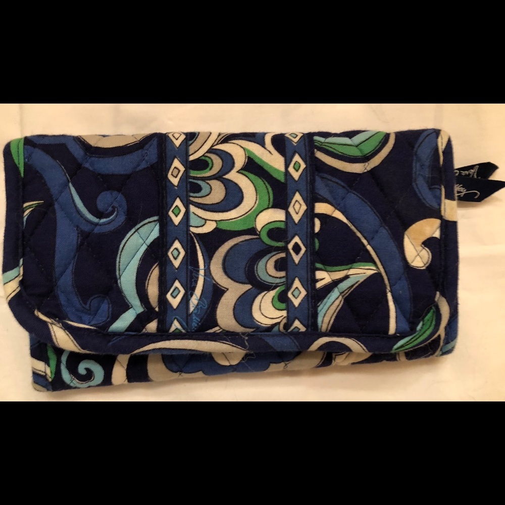 VERA BRADLEY TRIFOLD WALLET